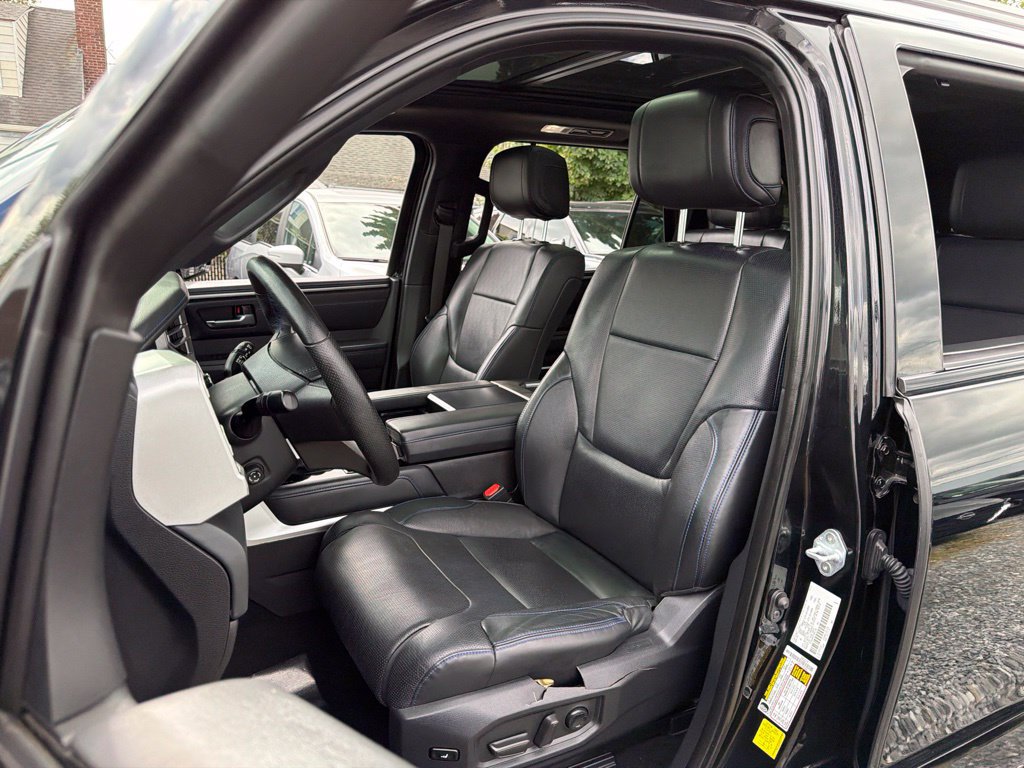 Used 2023 Toyota Sequoia Platinum AWD/4WD image 38