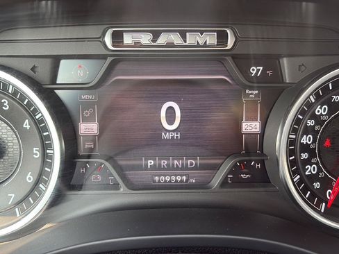 Used 2021 RAM 1500 Laramie AWD/4WD image 17