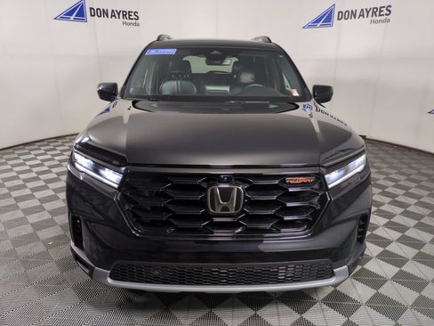 Certified 2025 Honda Pilot TrailSport image 12