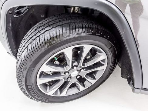 Used 2018 Jeep Grand Cherokee Limited RWD image 12