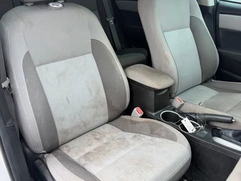 Used 2018 Toyota Corolla LE FWD image 21