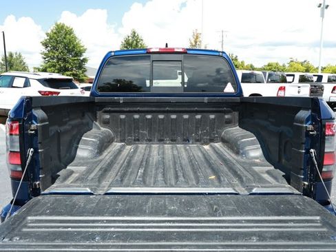 Used 2022 Nissan Frontier SV AWD/4WD image 8