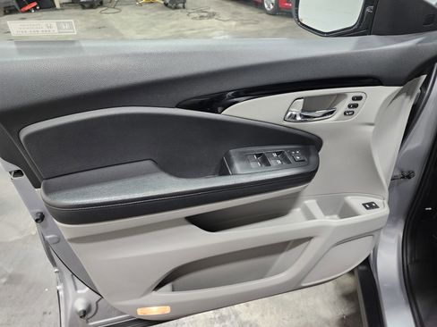 Used 2021 Honda Pilot Touring image 30