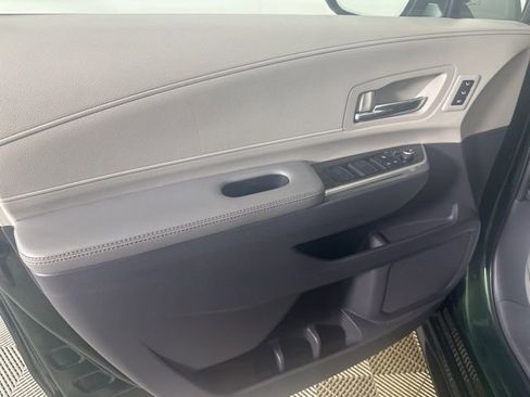 Used 2023 Toyota Sienna Limited AWD/4WD image 9