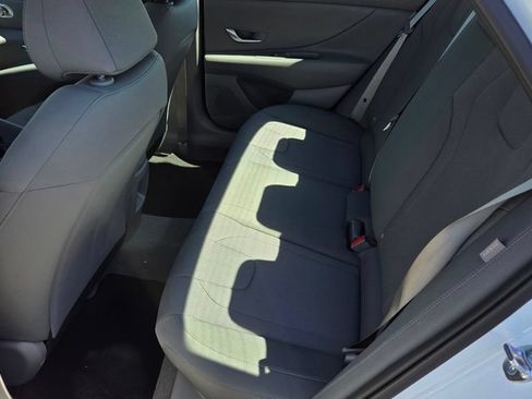 Used 2026 Hyundai Elantra SE FWD image 11