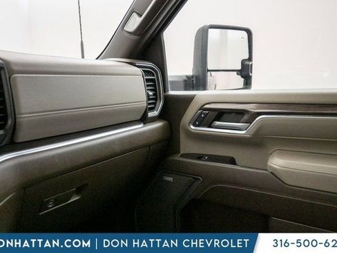 Used 2024 Chevrolet Silverado 2500 LTZ w/ LTZ Convenience Package image 17