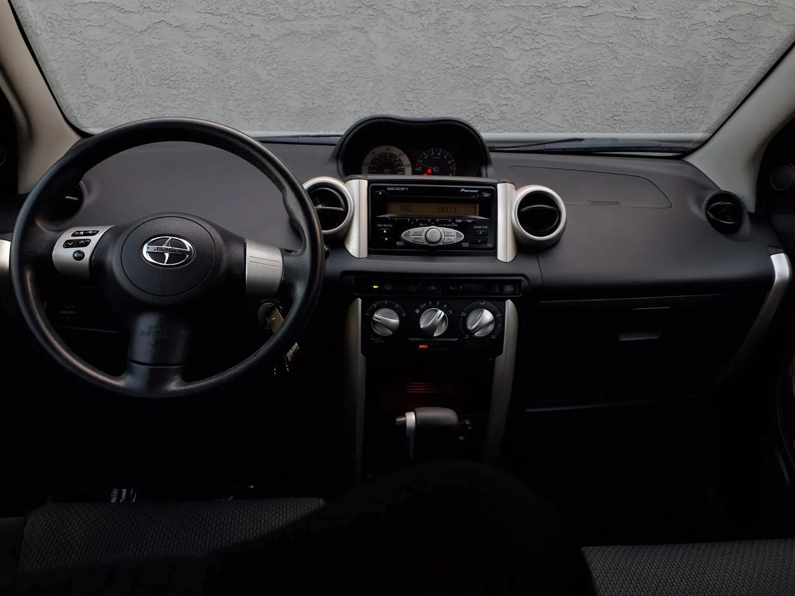 Used 2006 Scion xA FWD image 8