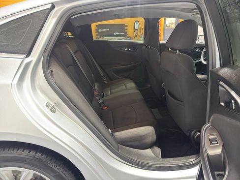 Used 2021 Chevrolet Malibu LT image 19