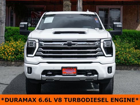 Used 2024 Chevrolet Silverado 2500 High Country w/ High Country Premium Package image 3