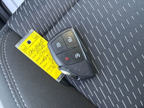 Used 2025 Chevrolet Equinox LT image 32