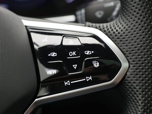 Used 2024 Volkswagen Tiguan SEL R-Line image 23