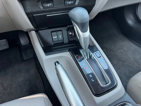 Used 2015 Honda Civic EX-L image 29