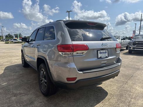 Used 2018 Jeep Grand Cherokee Laredo image 5