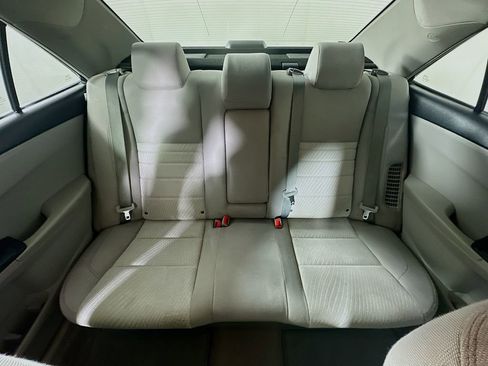 Used 2015 Toyota Camry LE image 13