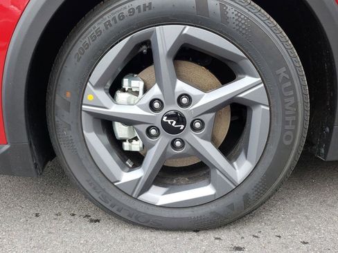 New 2025 Kia K4 LXS image 8