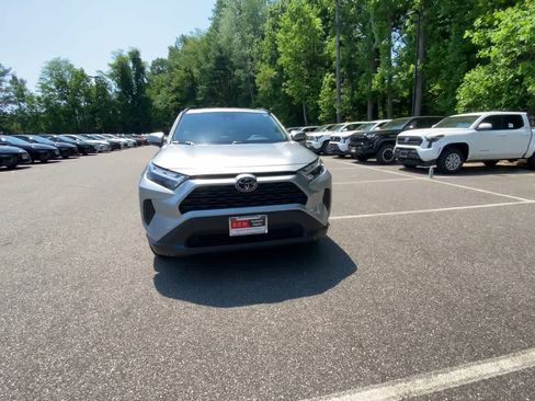 Used 2025 Toyota RAV4 XLE AWD/4WD image 6
