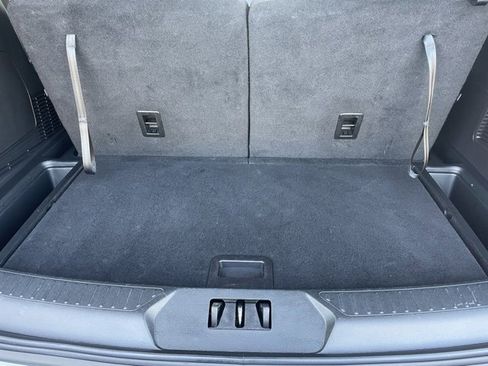 Used 2024 Ford Explorer XLT image 27