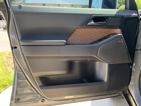 Used 2024 Lexus GX 550 w/ Accessory Package (Z1) AWD/4WD image 14