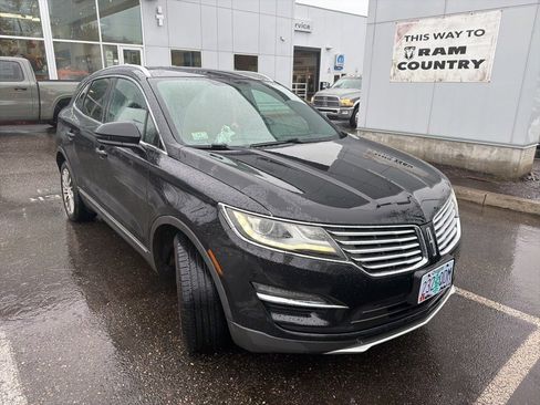 Used 2017 Lincoln MKC Reserve image 1