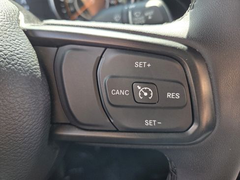 Used 2023 Jeep Gladiator Sport AWD/4WD image 22