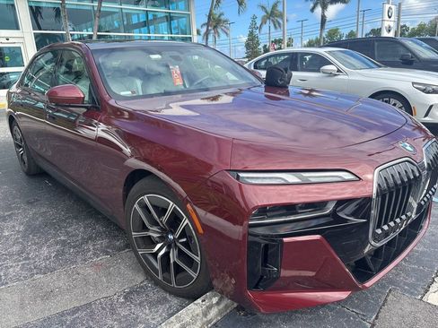 Used 2023 BMW 760i xDrive image 9