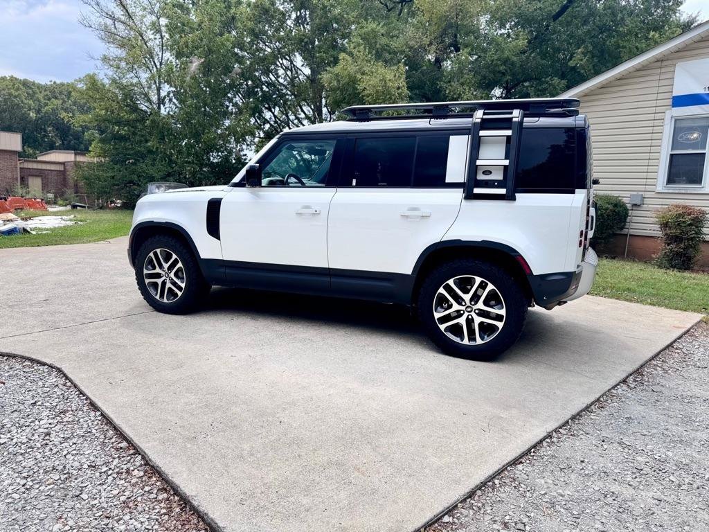 Used 2020 Land Rover Defender 110 HSE AWD/4WD image 14