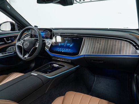 New 2026 Mercedes-Benz E 450 4MATIC Sedan image 14