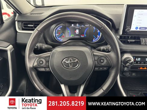 Certified 2024 Toyota RAV4 XLE Premium AWD/4WD image 31