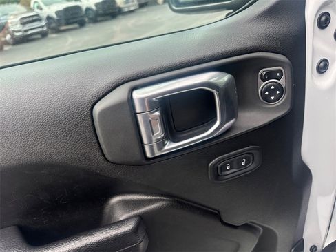 Used 2024 Jeep Wrangler Unlimited Rubicon image 29