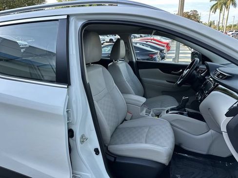 Used 2022 Nissan Rogue Sport SV w/ Technology Package AWD/4WD image 29