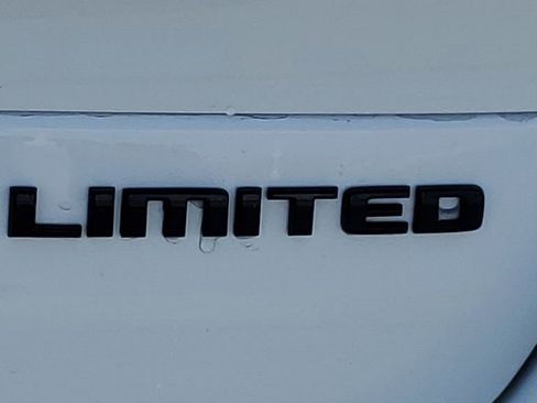 New 2025 Jeep Grand Cherokee L Limited w/ Black Appearance Package image 9