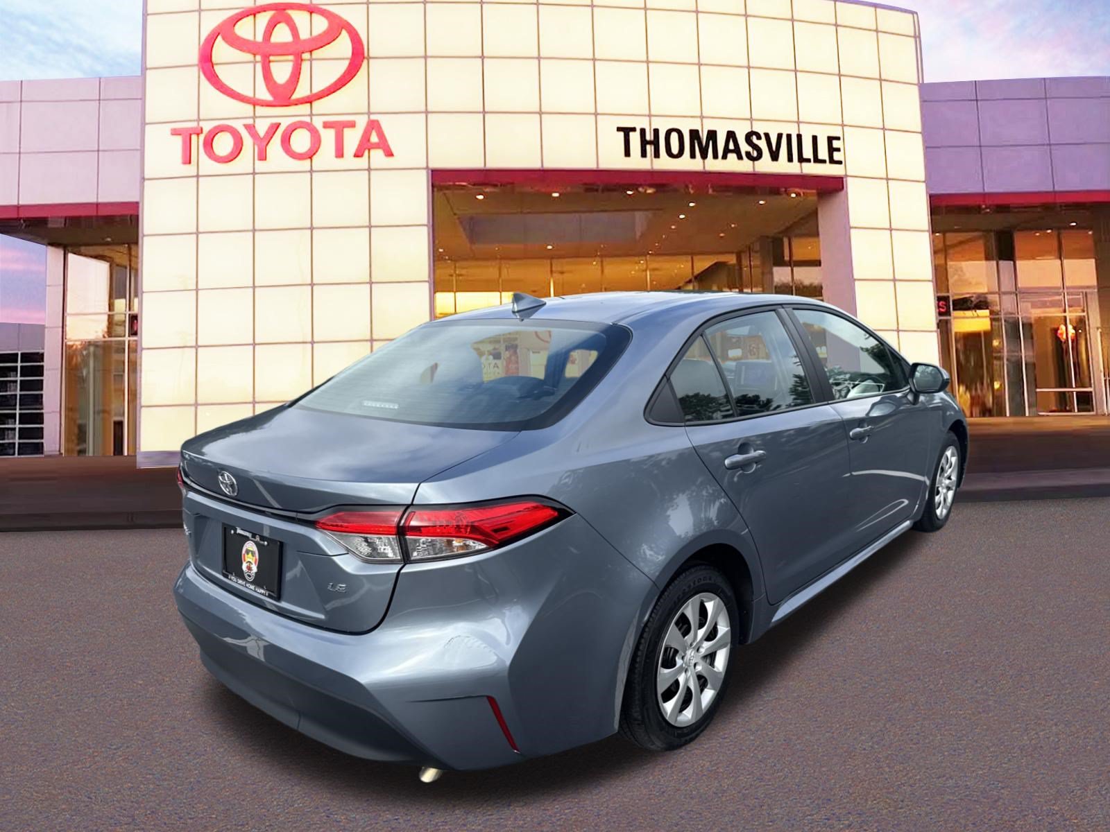 Used 2025 Toyota Corolla LE FWD image 5
