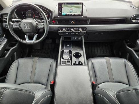 Used 2023 Honda Pilot Touring image 17