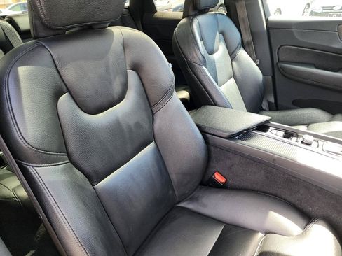 Used 2019 Volvo XC60 T5 Momentum w/ Premium Package AWD/4WD image 33
