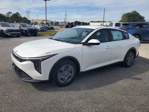 New 2026 Kia K4 LX image 2