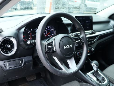 Used 2022 Kia Forte LXS image 39