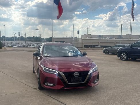 Used 2023 Nissan Sentra SR w/ SR Premium Package FWD image 4