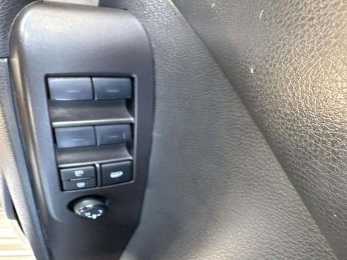 Used 2024 Toyota Camry SE image 8