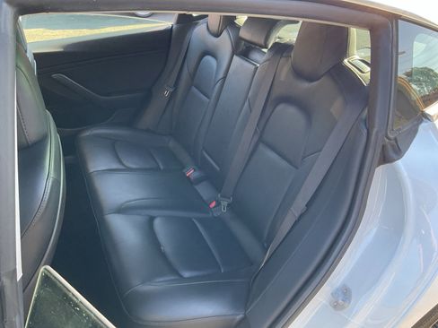 Used 2019 Tesla Model 3 Mid Range image 19