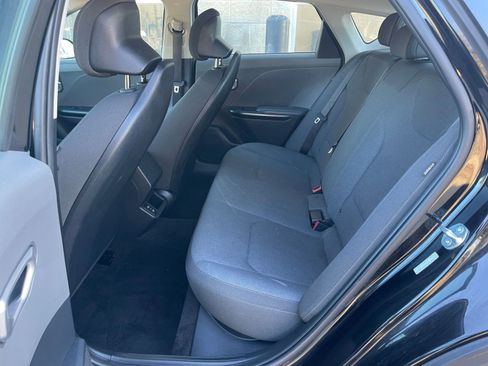 Used 2025 Kia K4 LXS image 29