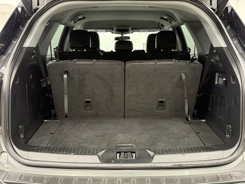 Used 2022 Ford Explorer XLT w/ Equipment Group 202A image 11