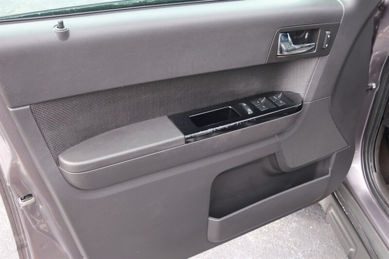 Used 2010 Ford Escape Limited FWD image 14