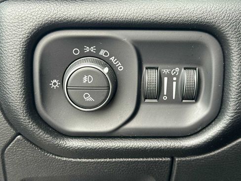 Used 2022 RAM 1500 Laramie image 32