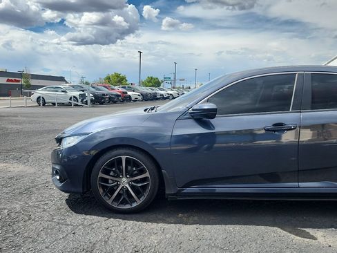 Used 2018 Honda Civic EX-L image 10