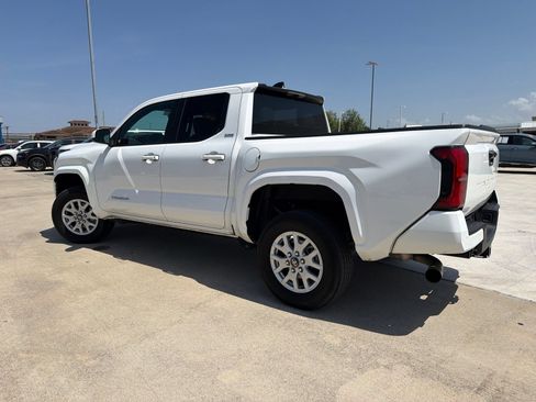 Used 2024 Toyota Tacoma SR5 RWD image 5