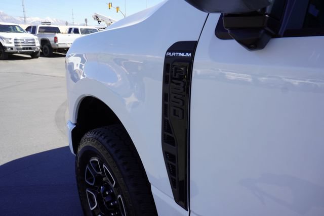 Used 2025 Ford F350 Platinum AWD/4WD image 19