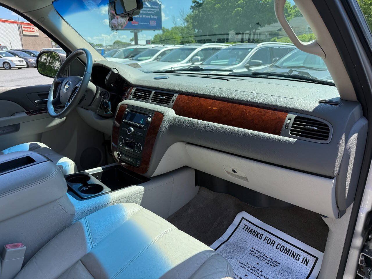 Used 2010 Chevrolet Suburban LT AWD/4WD image 39