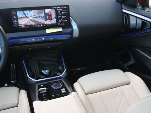 Used 2025 BMW X3 xDrive30i w/ Premium Package image 28