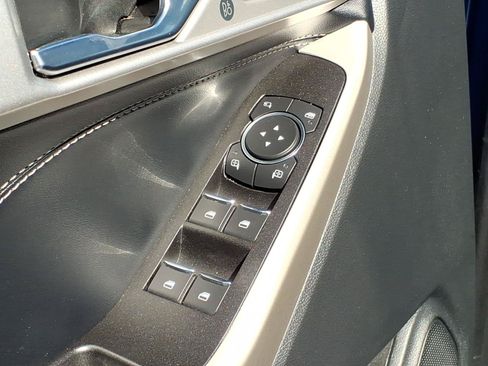 Used 2022 Ford Explorer Limited AWD/4WD image 9