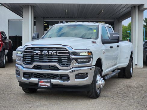 Used 2026 RAM 3500 Tradesman AWD/4WD image 4